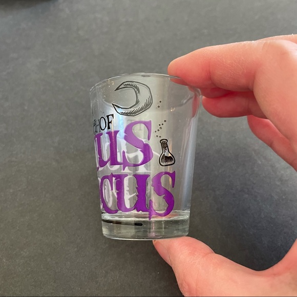 Disney HOCUS POCUS Amuck, Amuck, Amuck & More Sayings Set of 4 Shot Glasses NEW! - Picture 16 of 16